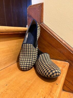 Rothy's Retired Navy and Tan Houndstooth Slip-On Flats Loafers